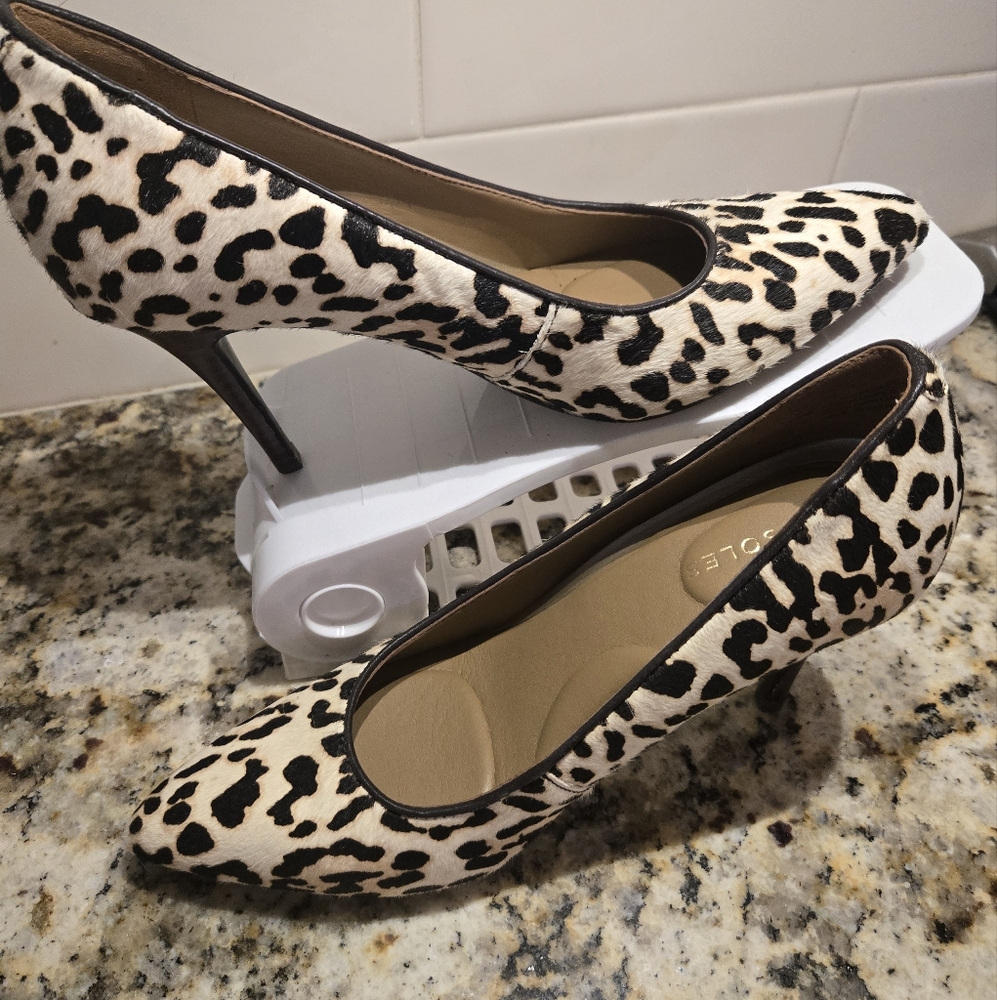 AEROSOLES Black and Cream Leopard Print Heels